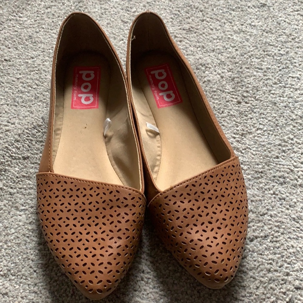 Tan flats